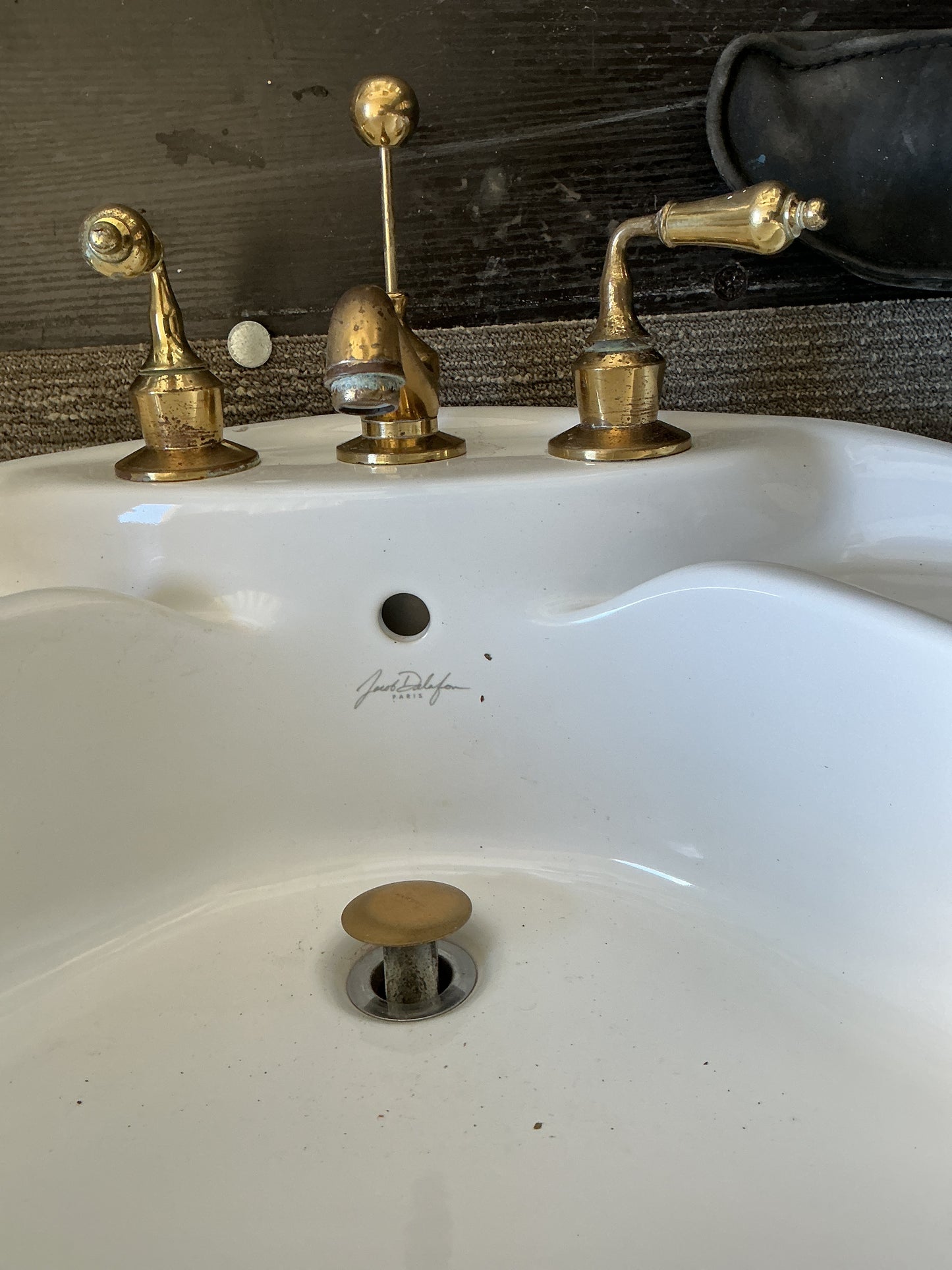 Pedestal Sink (Jacob Delafon)