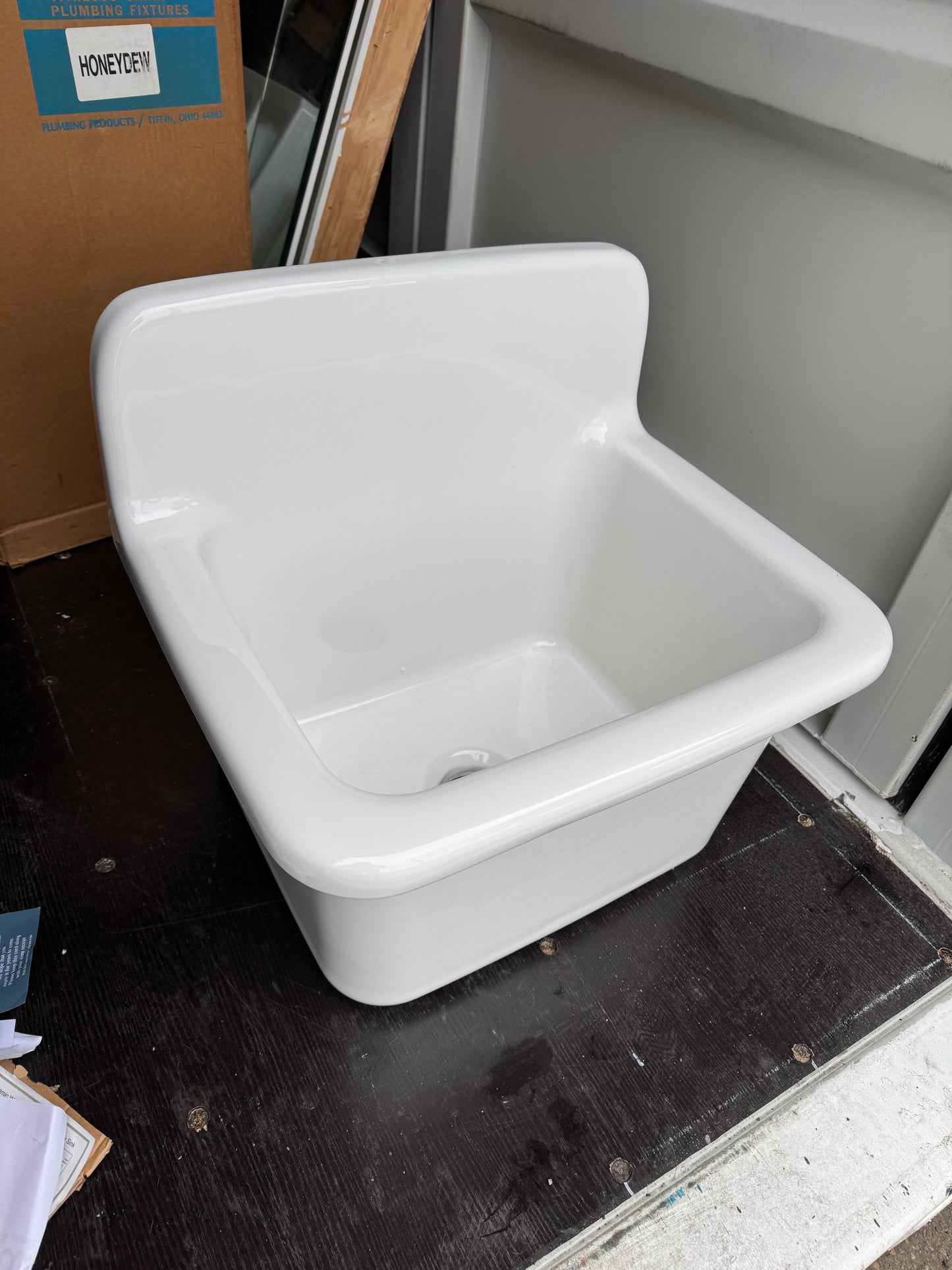 Gourmetier GPKWS221820 Ceramic Wall Mount Utility Sink