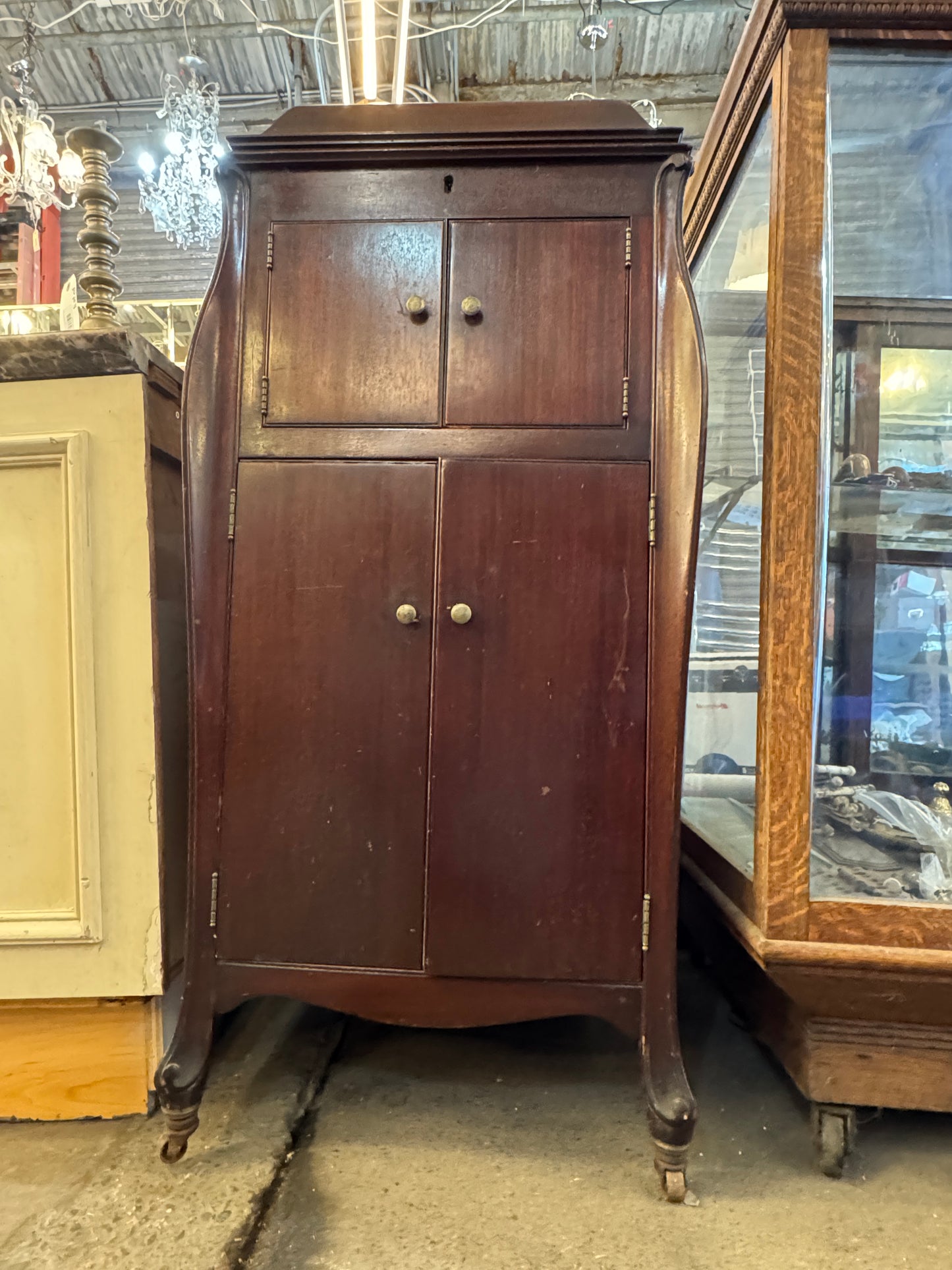 Antique Mahogany Victrola 78 RPM Record Player