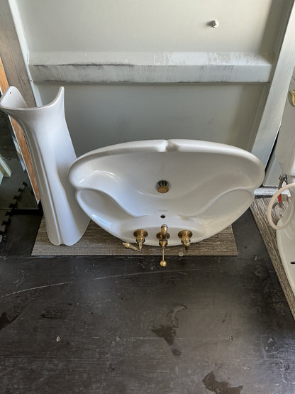 Pedestal Sink (Jacob Delafon)