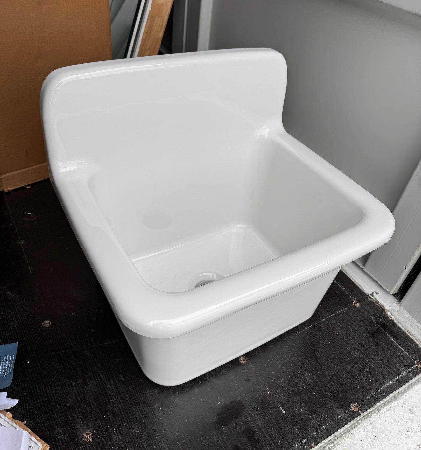 Gourmetier GPKWS221820 Ceramic Wall Mount Utility Sink