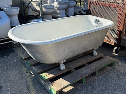 Vintage Victorian Clawfoot Bathtub