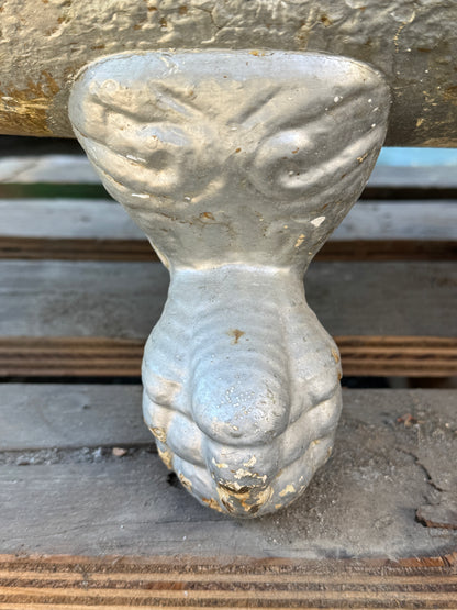 Vintage Victorian Clawfoot Bathtub