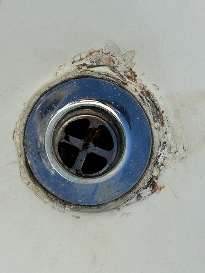 Vintage Victorian Clawfoot Bathtub