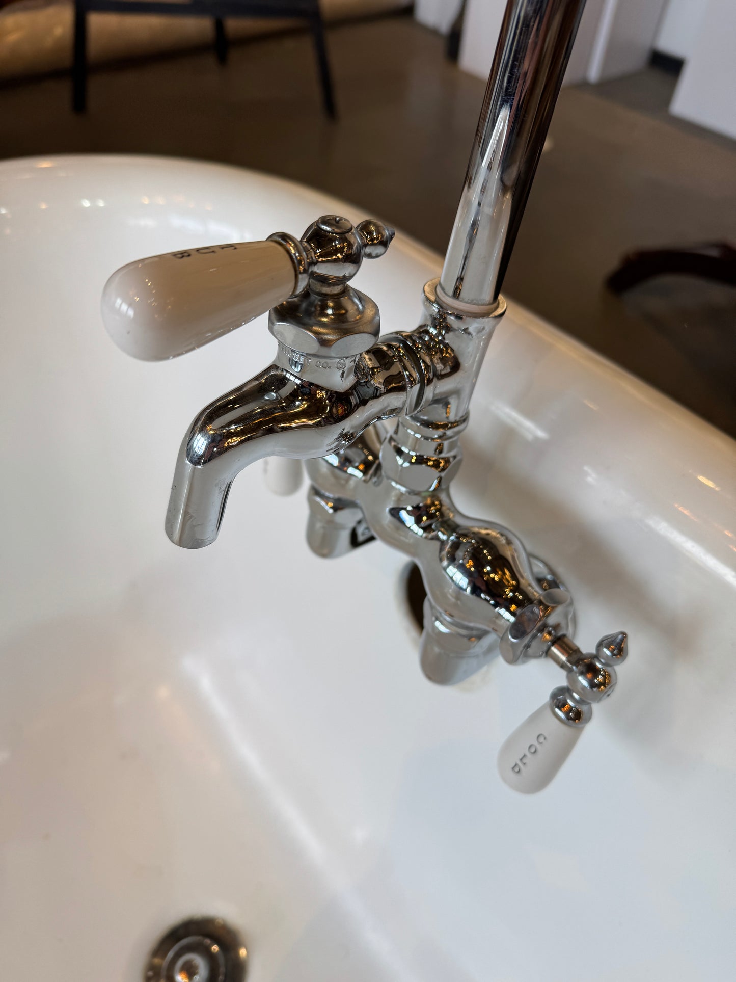 McKinley Rolltop 1700 Cast Iron Clawfoot Bathtub