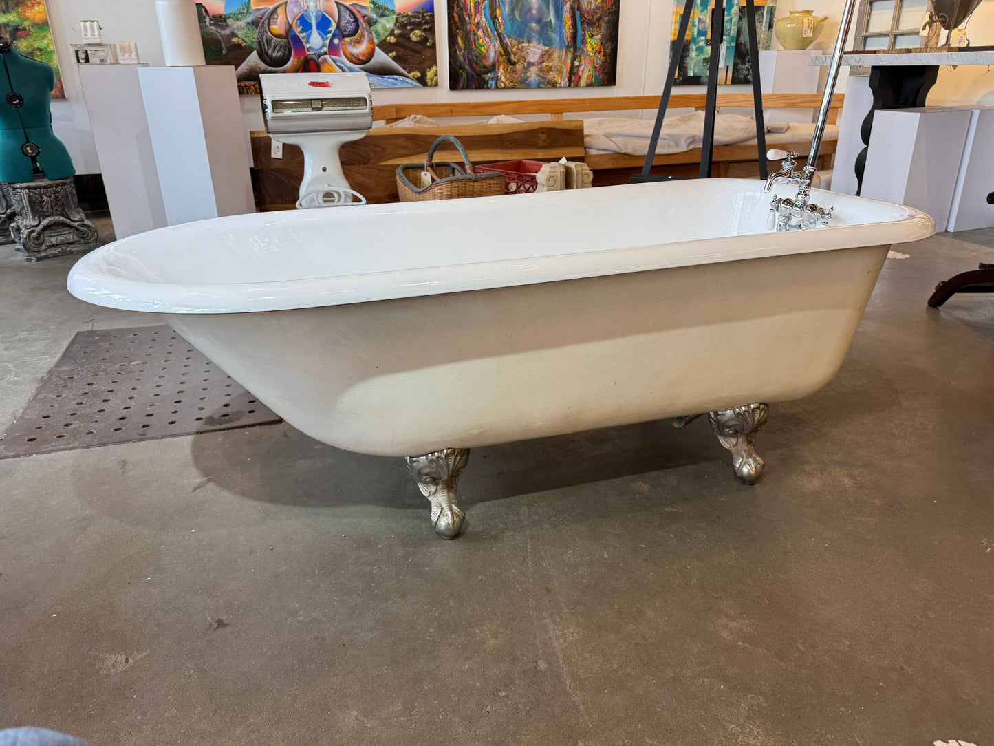 McKinley Rolltop 1700 Cast Iron Clawfoot Bathtub