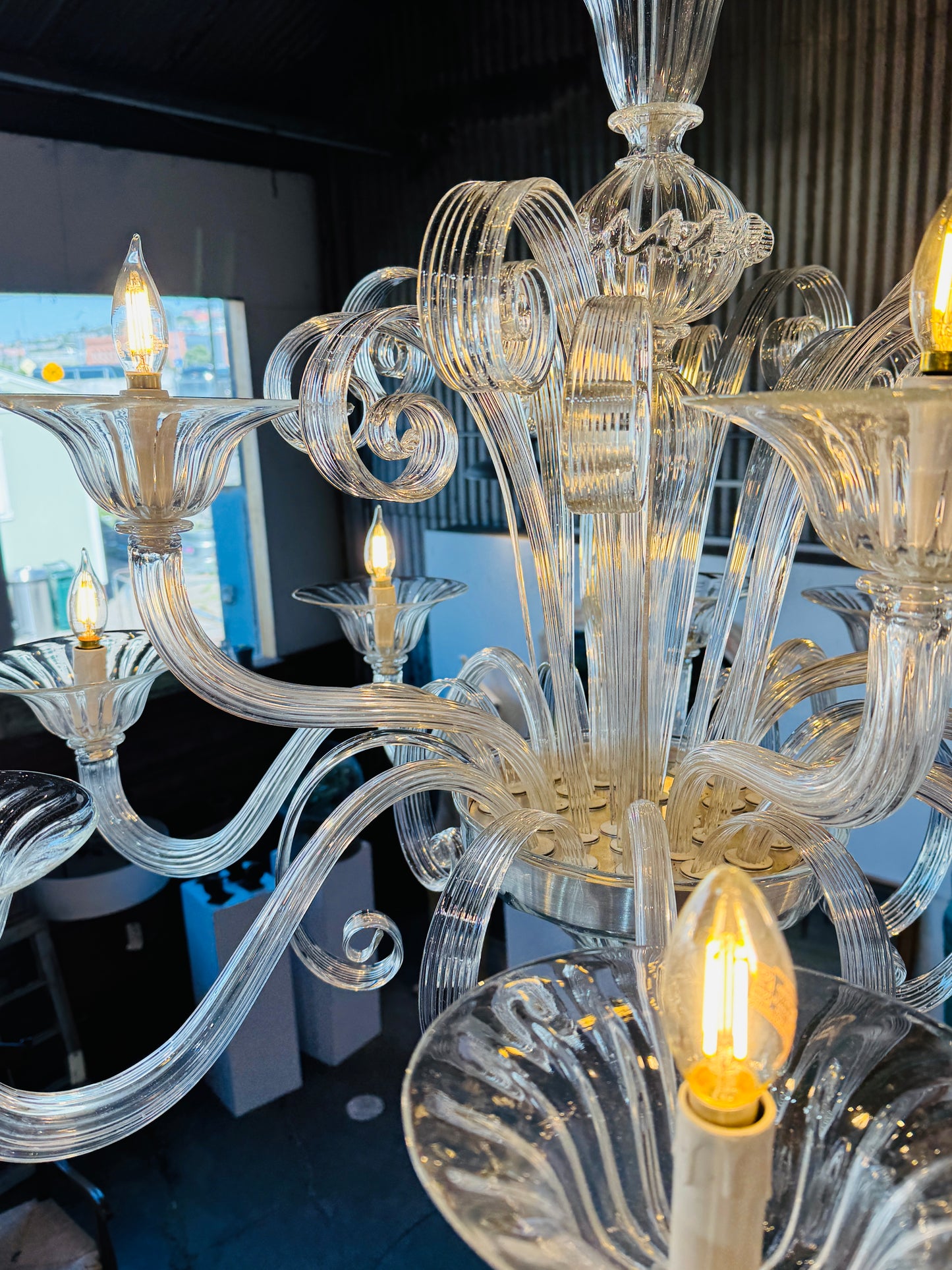 Venetian Primiero Murano Glass 12-Arm Chandelier