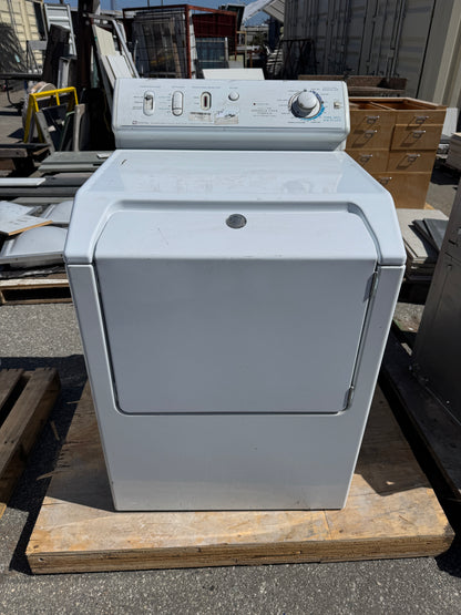 Maytag Electric Dryer (Kat)