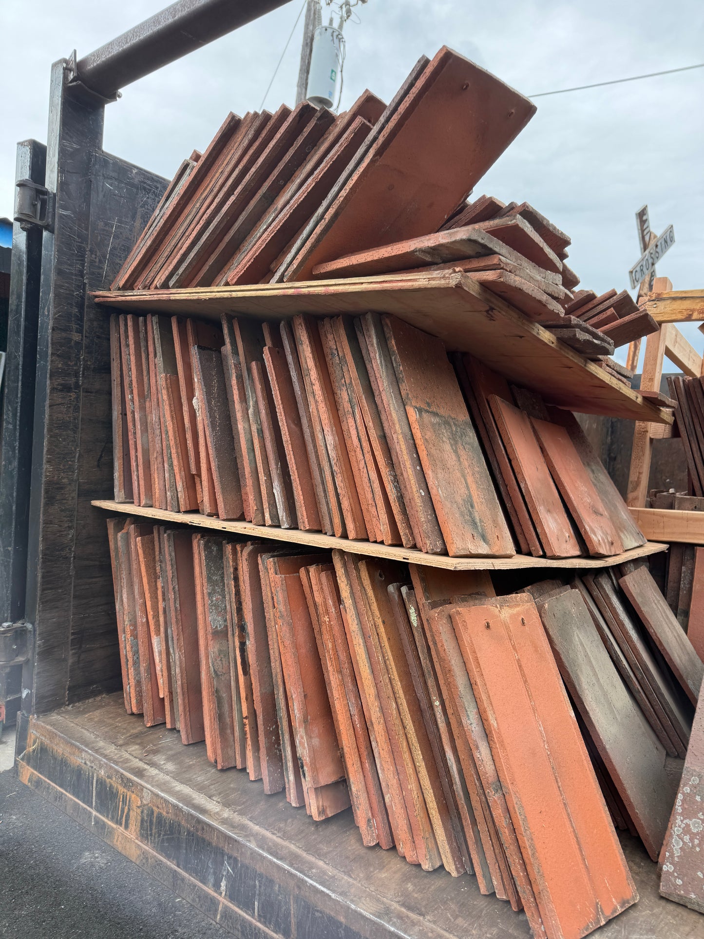 Reclaimed Handmade Terracotta Clay Flat Roof Tiles Shingles