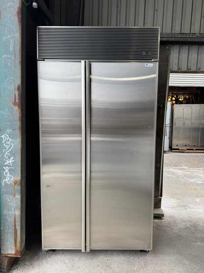 Sub-Zero 642 Stainless Steel Refrigerator