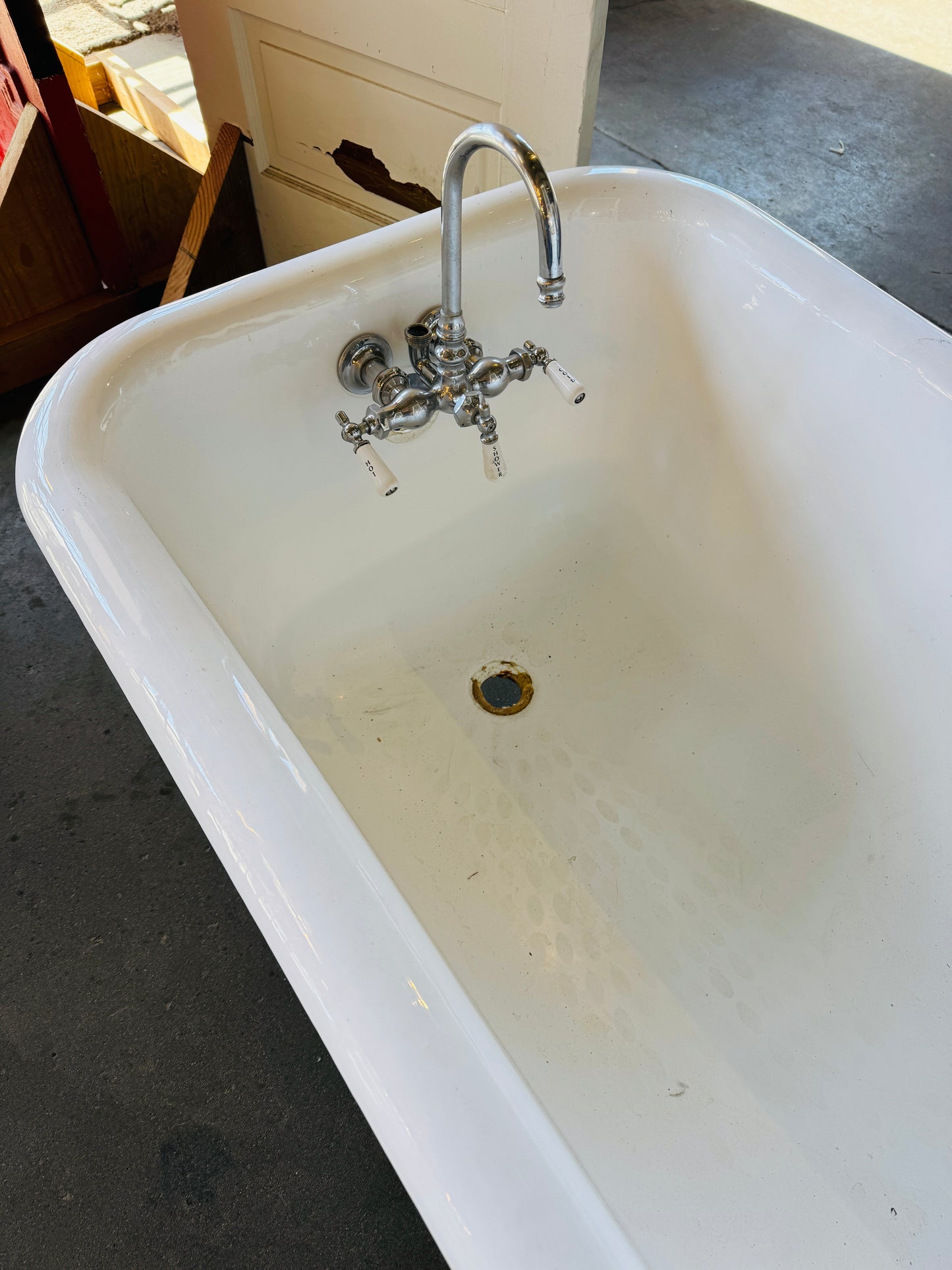 Sunrise Specialty 54" Cast Iron Clawfoot Bathtub