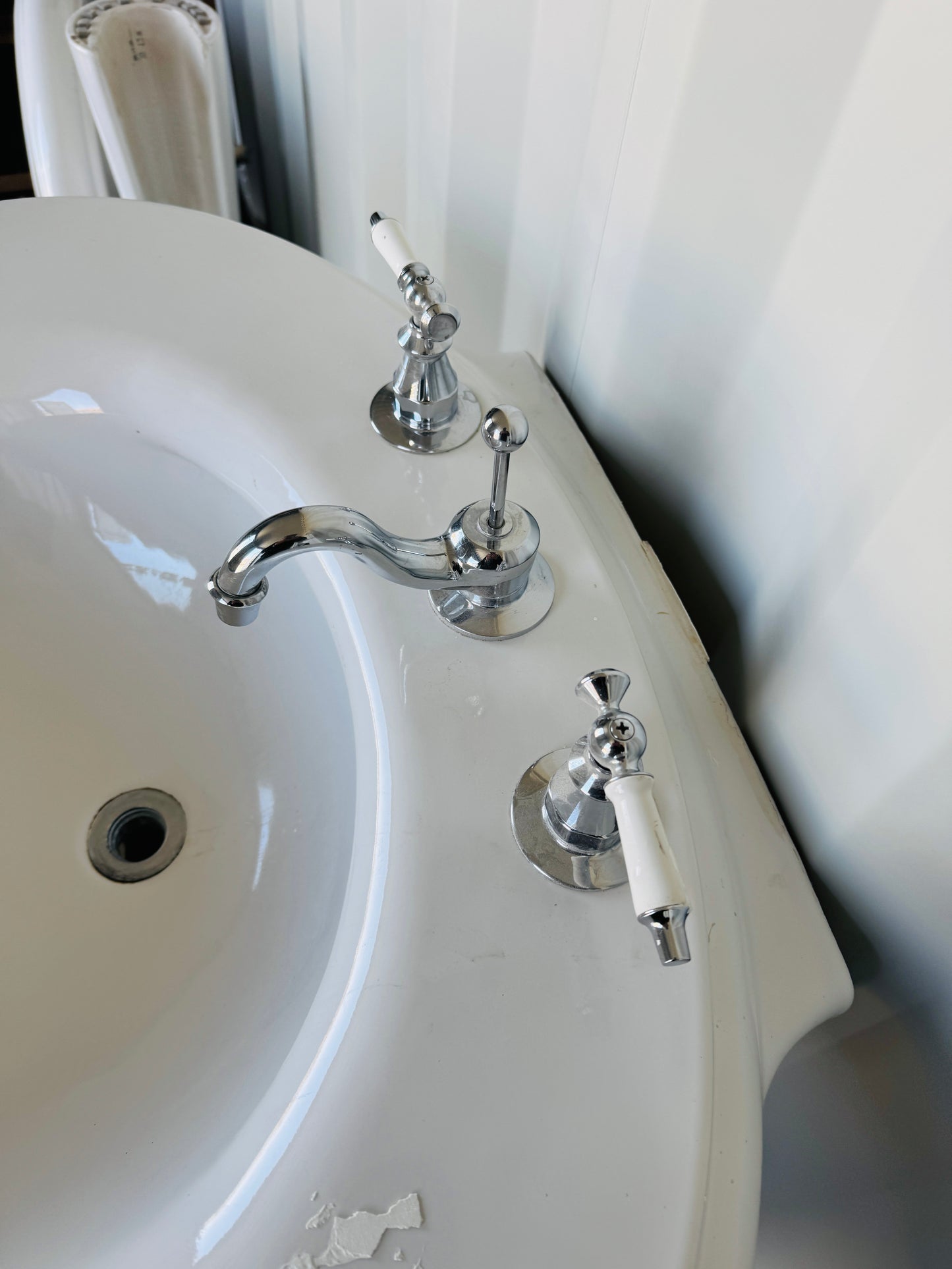 Kohler Oval Pedestal Sink + Faucet